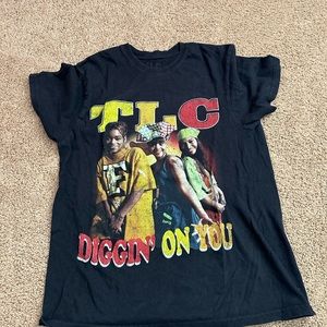 TLC graphic tee size medium